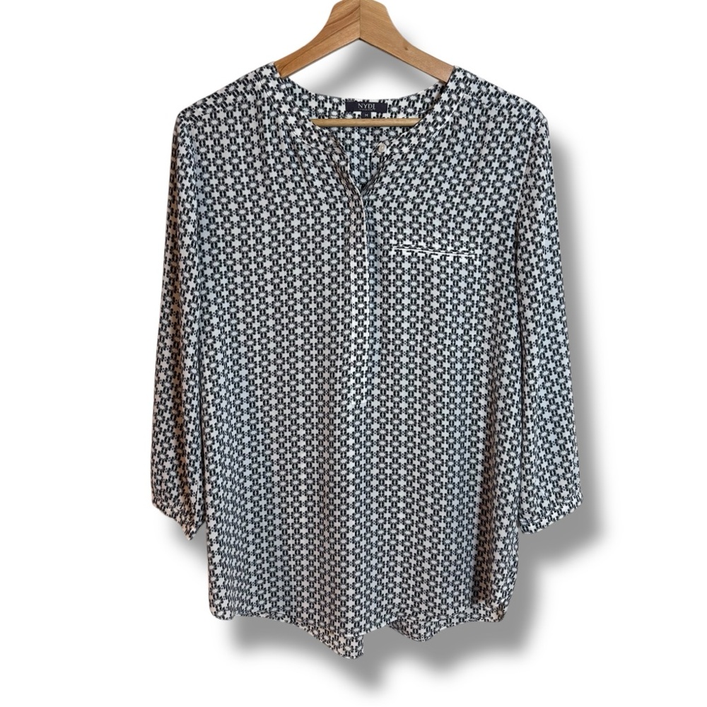 NYDJ Black/White Geometric Lightweight Pleated Blouse-Med